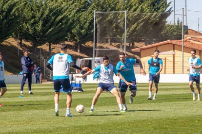 Entrenamiento del CD Numancia en la Ciudad Deportiva. MARIO TEJEDOR (46)