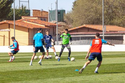 Entrenamiento del CD Numancia en la Ciudad Deportiva. MARIO TEJEDOR (61)