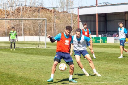 Entrenamiento del CD Numancia en la Ciudad Deportiva. MARIO TEJEDOR (66)