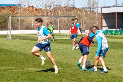 Entrenamiento del CD Numancia en la Ciudad Deportiva. MARIO TEJEDOR (69)