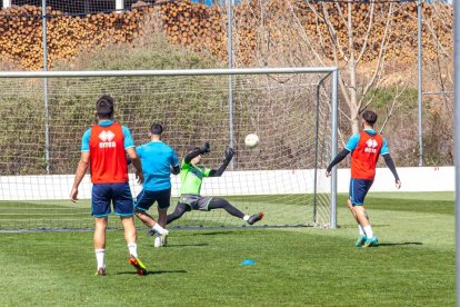 Entrenamiento del CD Numancia en la Ciudad Deportiva. MARIO TEJEDOR (80)