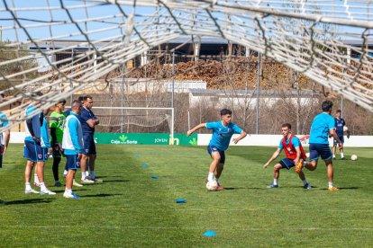 Entrenamiento del CD Numancia en la Ciudad Deportiva. MARIO TEJEDOR (81)
