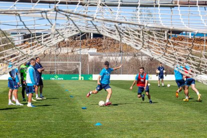 Entrenamiento del CD Numancia en la Ciudad Deportiva. MARIO TEJEDOR (82)