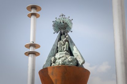 Inauguración del monumento a la Virgen de los Milagros. GONZALO MONTESEGURO