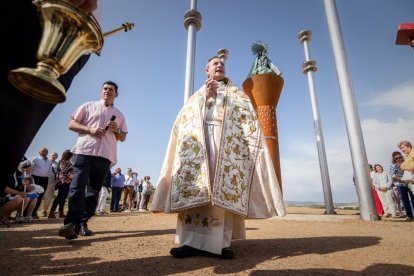 Inauguración del monumento a la Virgen de los Milagros. GONZALO MONTESEGURO