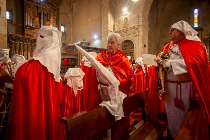 Via Crucis penitencial de la Cofradía de la flagelación. MARIO TEJEDOR