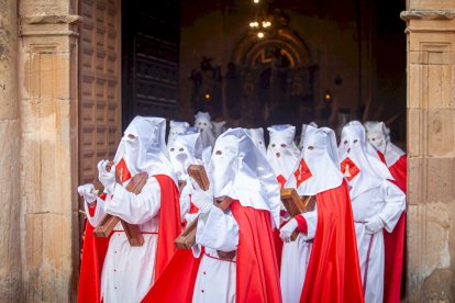 Via Crucis penitencial de la Cofradía de la flagelación. MARIO TEJEDOR