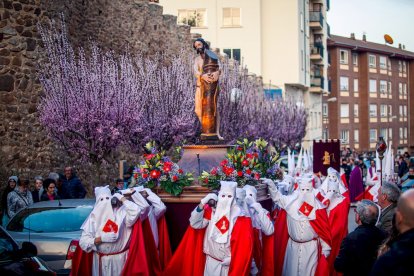 Via Crucis penitencial de la Cofradía de la flagelación. MARIO TEJEDOR
