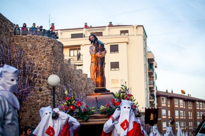 Via Crucis penitencial de la Cofradía de la flagelación. MARIO TEJEDOR