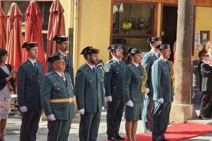 San Esteban celebra con su Guardia Civil el día del Pilar. ANA HERNANDO