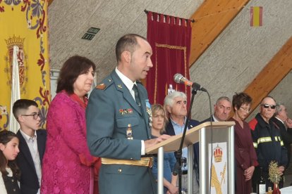 San Esteban celebra con su Guardia Civil el día del Pilar. ANA HERNANDO