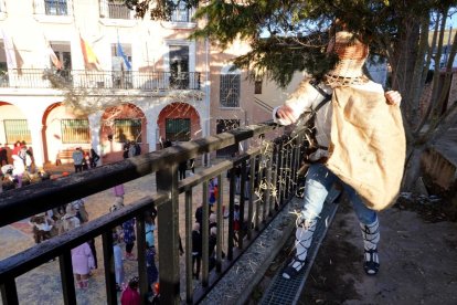 Fiesta de los Zarrones de Borobia, localidad que presume del carnaval más antiguo de Soria. MÍRIAM CHACÓN- ICAL