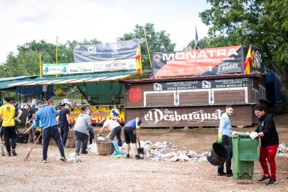 Limpieza de Valonsadero tras el Desencajonamiento para preparar el Lavalenguas. GONZALO MONTESEGURO