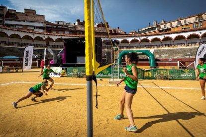 Voley plaza Final popular femenina - MARIO TEJEDOR (9)