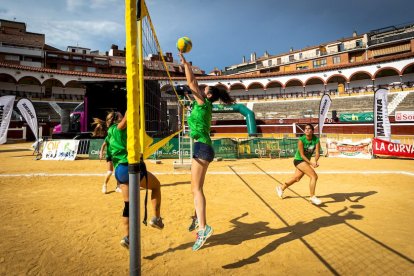 Voley plaza Final popular femenina - MARIO TEJEDOR (11)