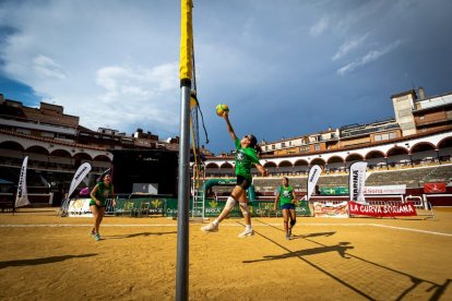 Voley plaza Final popular femenina - MARIO TEJEDOR (13)