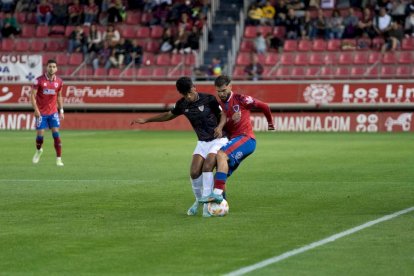 CD Numancia 0 vs Athletic B 0. VICTOR GARCÍA VALERO (8)