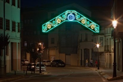 Ágreda estrena iluminación ornamental en honor a la Virgen de los Milagros. HDS