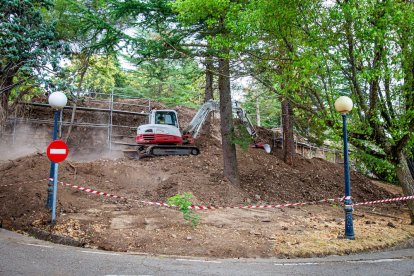 Obras en la muralla de El Castillo . MARIO TEJEDOR (1)
