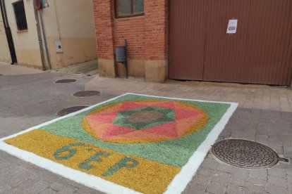 Alfombras florales en San Esteban.-ANA HERNANDO