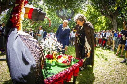 Las autoridades visitan las calderas - MARIO TEJEDOR (29)