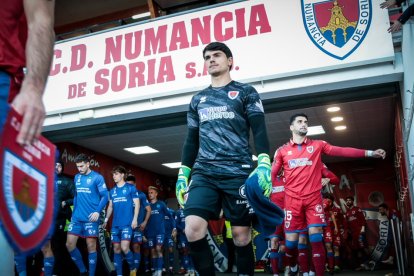 El Numancia vio como el colista asaltaba el campo de Los Pajaritos. G.M.