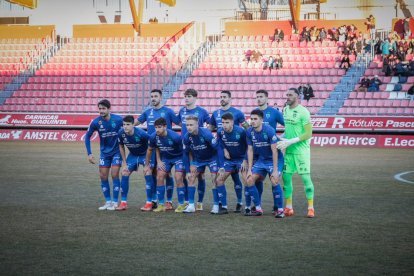 El Numancia vio como el colista asaltaba el campo de Los Pajaritos. G.M.