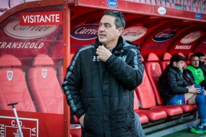 El Numancia vio como el colista asaltaba el campo de Los Pajaritos. G.M.