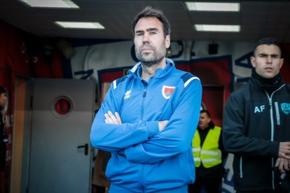 El Numancia vio como el colista asaltaba el campo de Los Pajaritos. G.M.