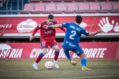 El Numancia vio como el colista asaltaba el campo de Los Pajaritos. G.M.