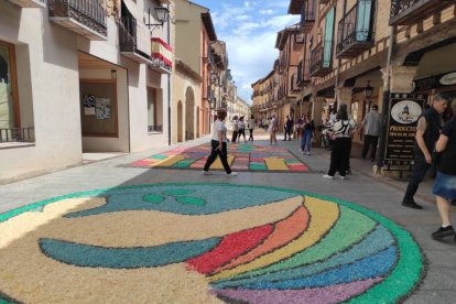 Alfombras florales en El Burgo de Osma en el Corpus 2023.-ANA HERNANDO
