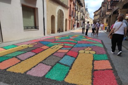 Alfombras florales en El Burgo de Osma en el Corpus 2023.-ANA HERNANDO