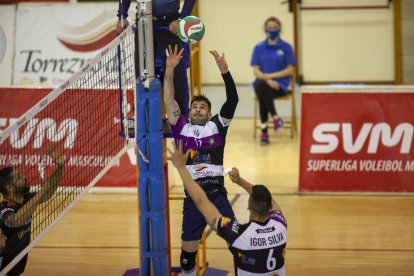 Voley Superliga Masculina: CVD Rio Duero vs CV Teruel
Fotógrafo: Mario Tejedor