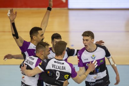 Voley Superliga Masculina: CVD Rio Duero vs CV Teruel
Fotógrafo: Mario Tejedor