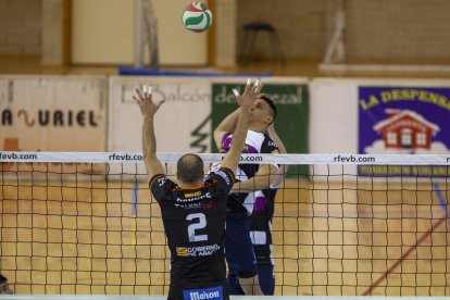 Voley Superliga Masculina: CVD Rio Duero vs CV Teruel
Fotógrafo: Mario Tejedor