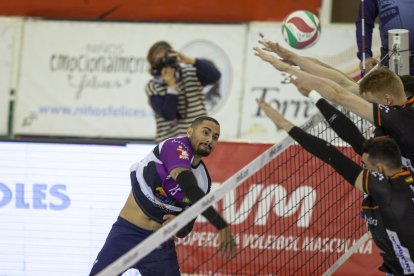 Voley Superliga Masculina: CVD Rio Duero vs CV Teruel
Fotógrafo: Mario Tejedor