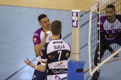 Voley Superliga Masculina: CVD Rio Duero vs CV Teruel
Fotógrafo: Mario Tejedor
