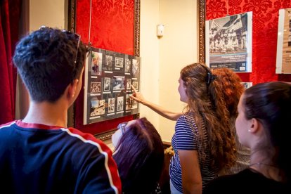 Las fotos antiguas de San Juan de la Peña Poca Pena se exponen en el Casino