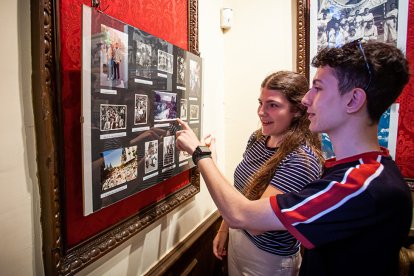 Las fotos antiguas de San Juan de la Peña Poca Pena se exponen en el Casino