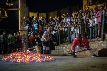 Paso del Fuego 2023 en San Pedro con un recinto abarrotado
