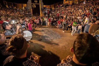 Paso del Fuego 2023 en San Pedro con un recinto abarrotado
