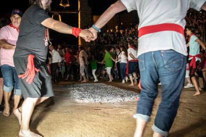 Paso del Fuego 2023 en San Pedro con un recinto abarrotado