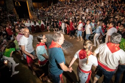 Paso del Fuego 2023 en San Pedro con un recinto abarrotado