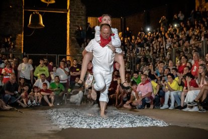 Paso del Fuego 2023 en San Pedro con un recinto abarrotado