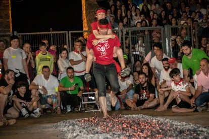 Paso del Fuego 2023 en San Pedro con un recinto abarrotado