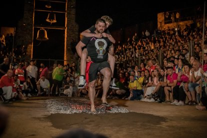 Paso del Fuego 2023 en San Pedro con un recinto abarrotado