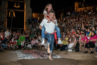 Paso del Fuego 2023 en San Pedro con un recinto abarrotado