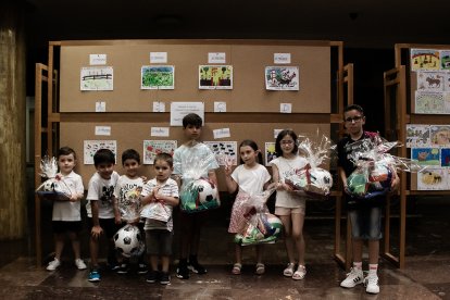 Entrega de premios del concurso escolar de ilustraciones sanjuaneras de la Asociación de Jurados de Cuadrilla