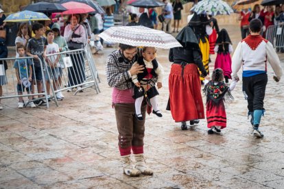 Lunes de Bailas por la mañana, último día de San Juan 2023 en Soria.
