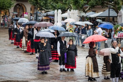 Lunes de Bailas por la mañana, último día de San Juan 2023 en Soria.